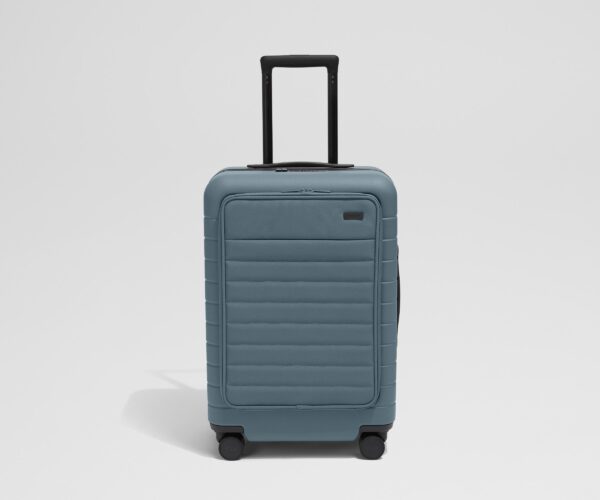 8a89c830-6522-417d-9082-614503f38ac1.jpg The Executive Bigger Carry-On in Coast Blue