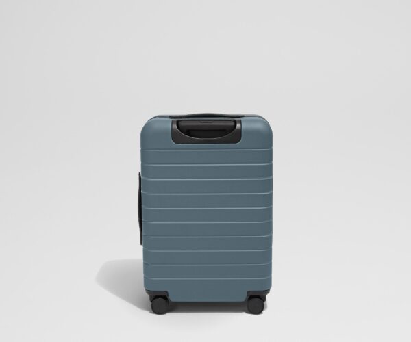 b0cacdbe-d85b-4e9e-bc55-61504433d982.jpg The Executive Bigger Carry-On in Coast Blue